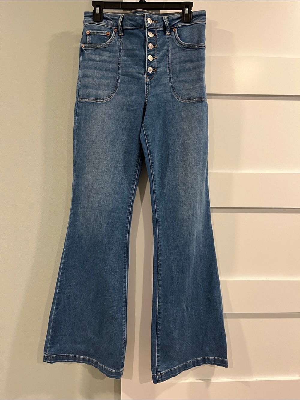 American Eagle High-Rise Button-Fly Women's Flared Jeans - Blue